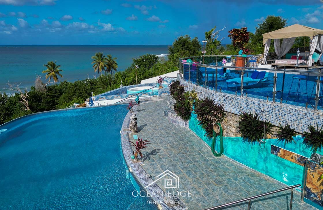 Unique Beachfront Hotel with Breathtaking Ocean view