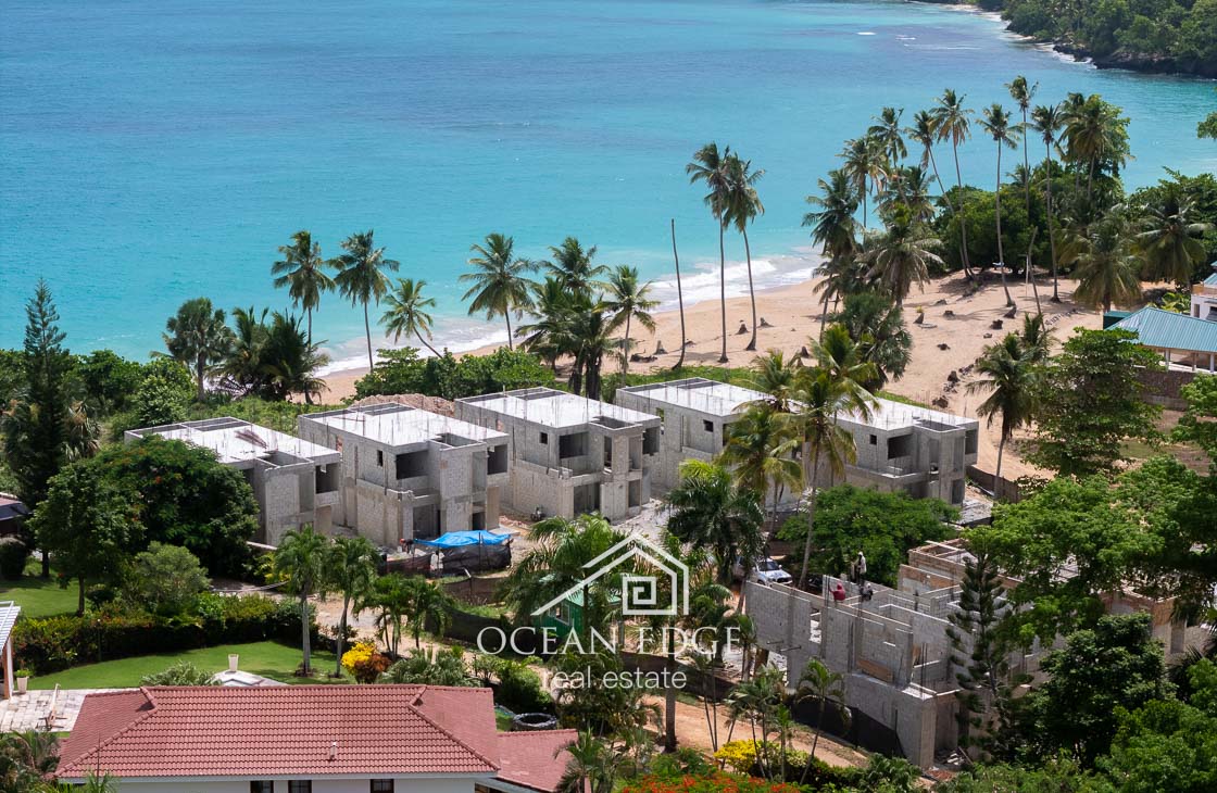 Upscale Beachfront homes on presale in Playa Colorado