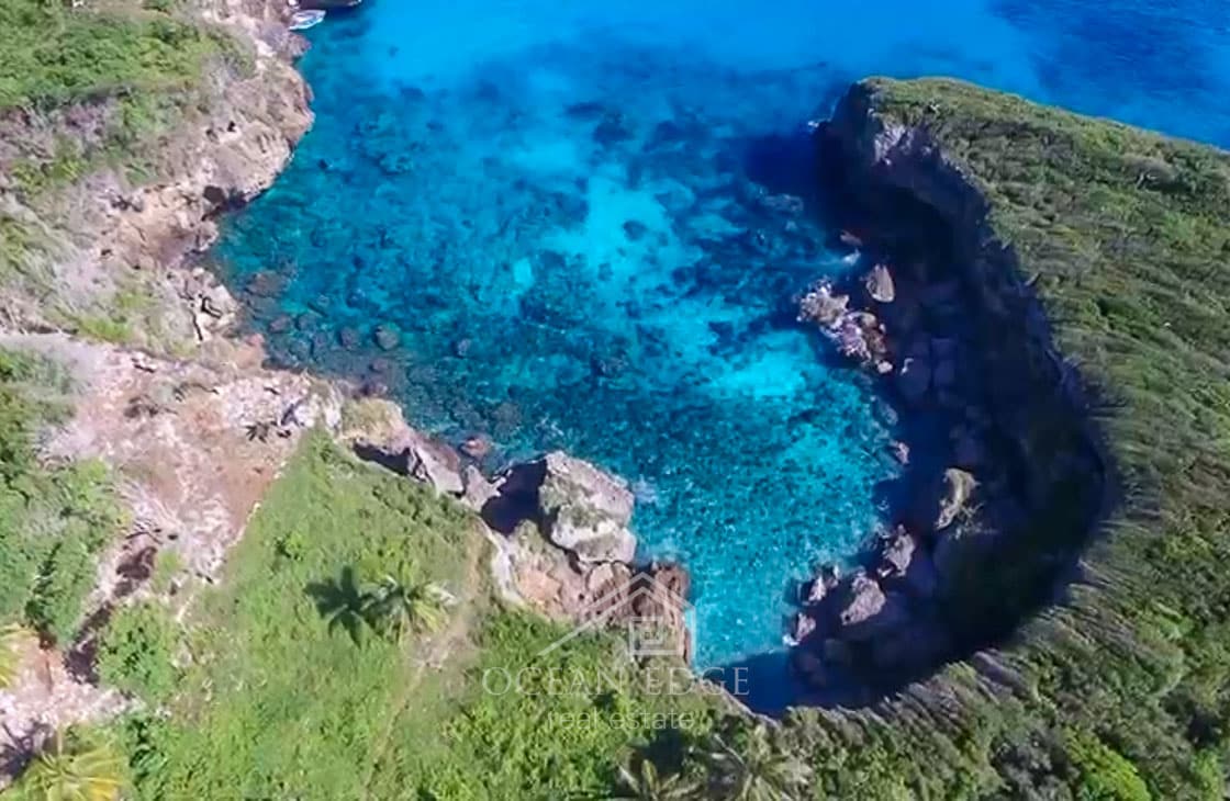 Beachfront Lot Steps from a Famous Tourist Hotspot-las-galeras-ocean-edge-real-estate (1)