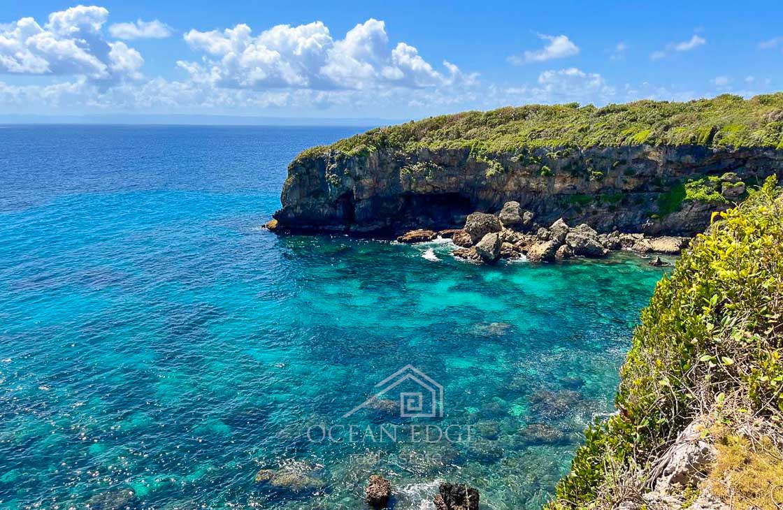 Beachfront Lot Steps from a Famous Tourist Hotspot-las-galeras-ocean-edge-real-estate (19)