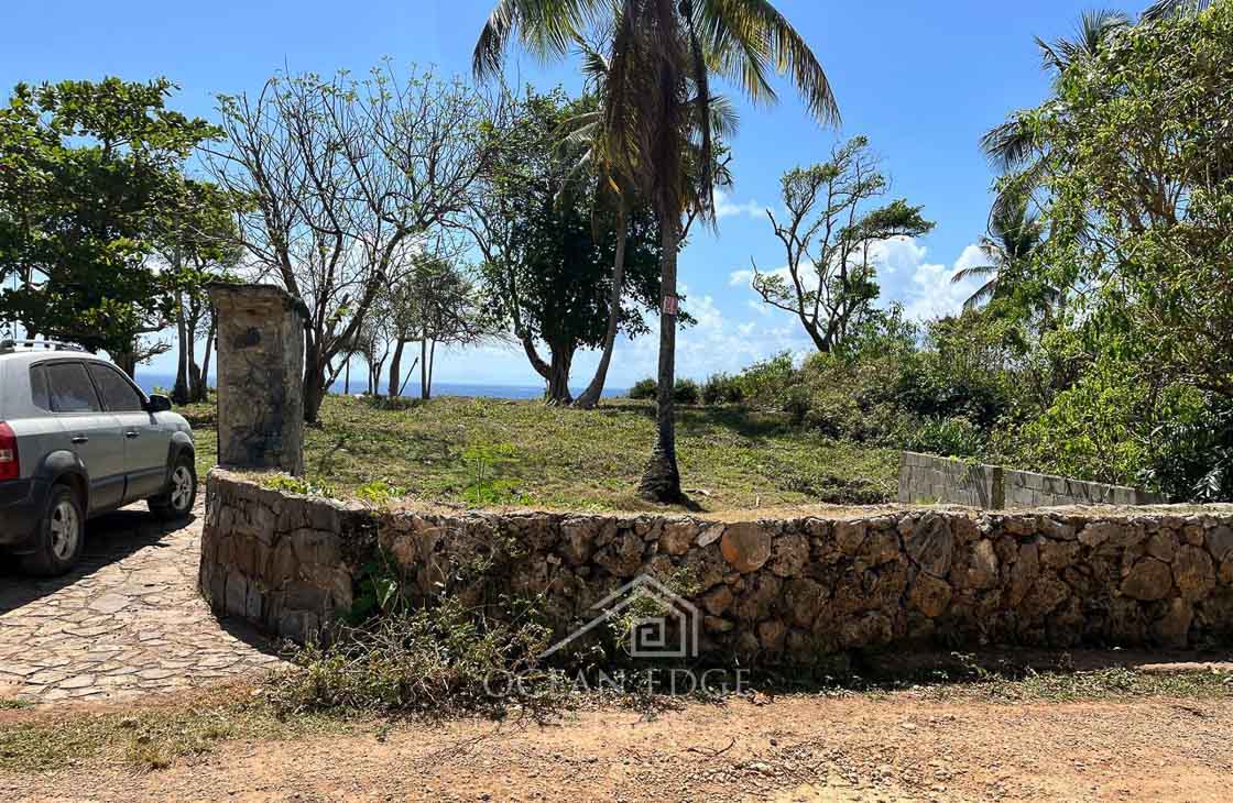 Beachfront Lot Steps from a Famous Tourist Hotspot-las-galeras-ocean-edge-real-estate (8)