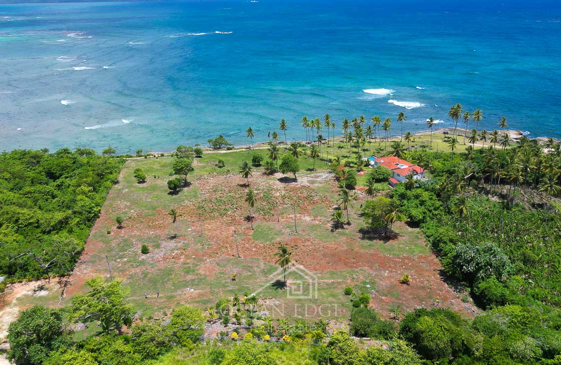 6 lots on second line from sea in gated community