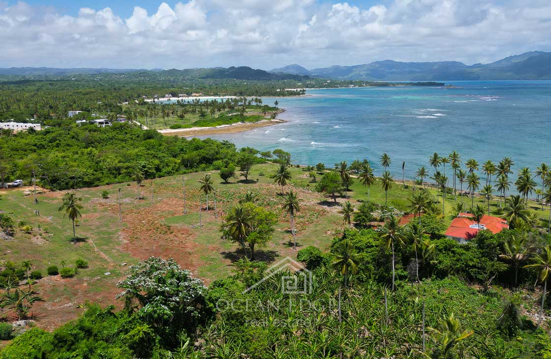 6 lots on second line from sea in gated community