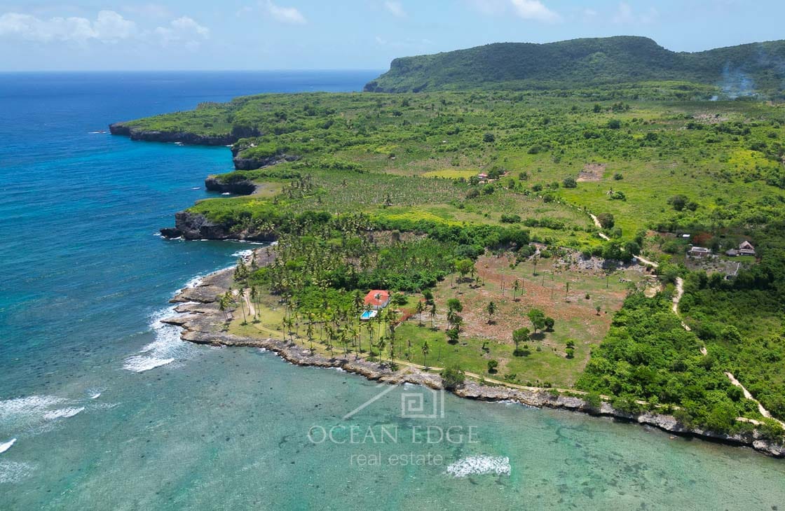 6 lots on second line from sea in gated community