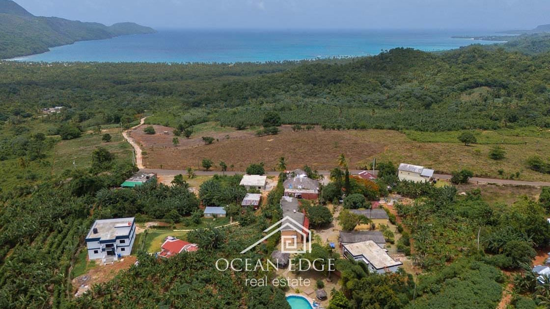 Hotel-Restaurant-with-ocean-view-to-Playa-Rincon-las-galeras-ocean-edge-real-esate-drone