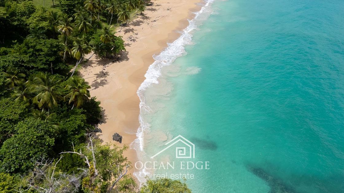 Upscale Beachfront homes on presale in Playa Colorado